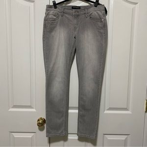 Levi's 524 Too Super Low Skinny
Juniors Size 11S (SHORT)